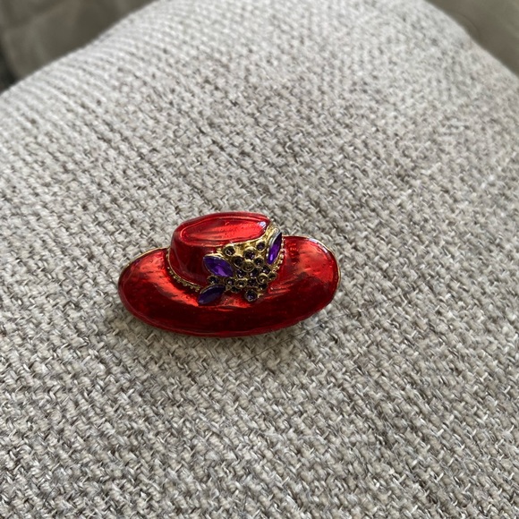 Jewelry - Red Hat  Brooch/ Pin